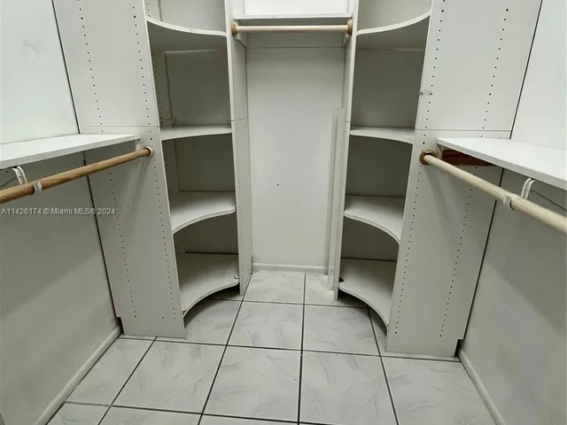 1770 NE 191st St # 1, Miami FL 33179