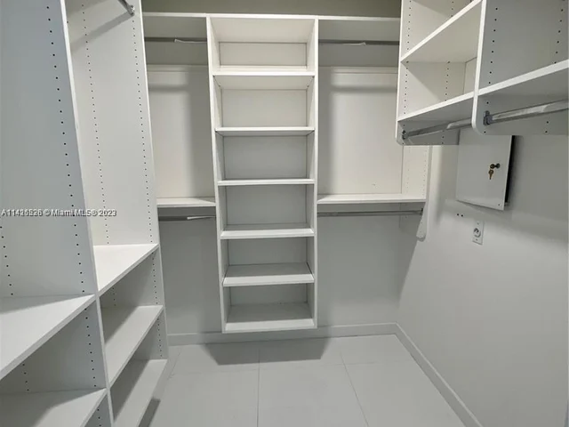 851 NE 1st Ave # 1208, Miami FL 33132