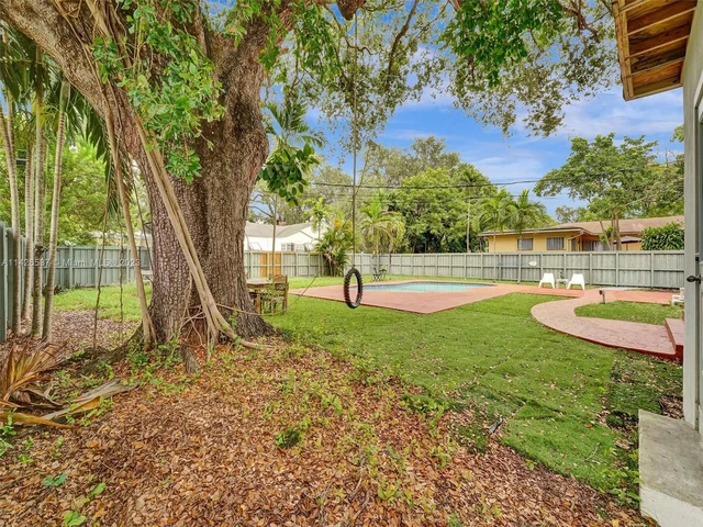 965 NE 130th St, North Miami FL 33161