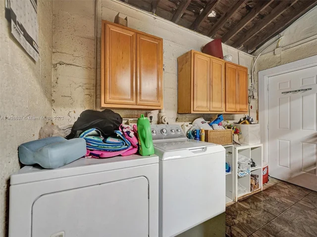 965 NE 130th St, North Miami FL 33161