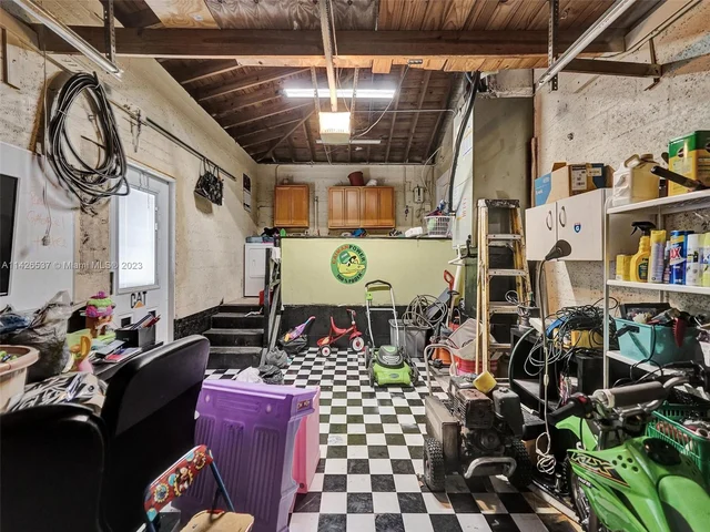 965 NE 130th St, North Miami FL 33161