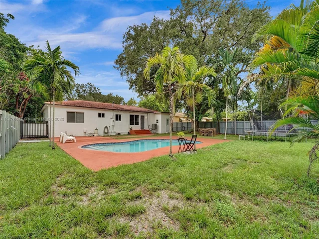 965 NE 130th St, North Miami FL 33161