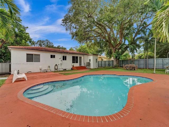 965 NE 130th St, North Miami FL 33161