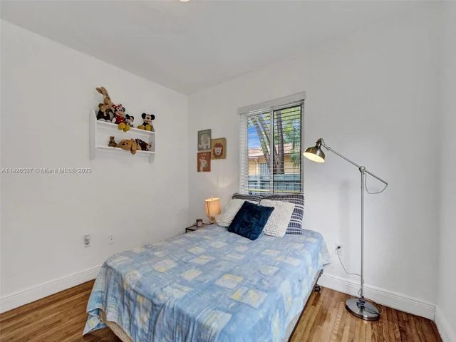 965 NE 130th St, North Miami FL 33161