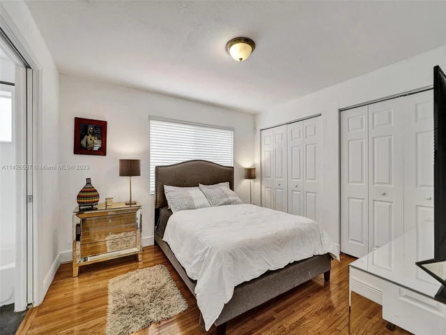 965 NE 130th St, North Miami FL 33161