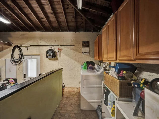 965 NE 130th St, North Miami FL 33161