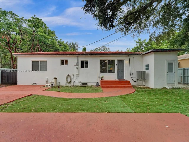 965 NE 130th St, North Miami FL 33161