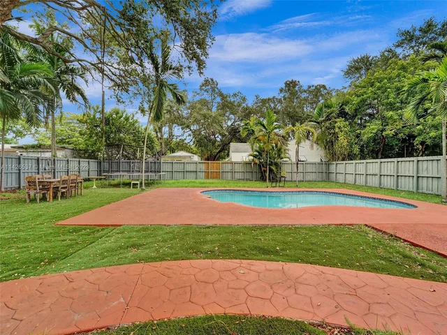 965 NE 130th St, North Miami FL 33161