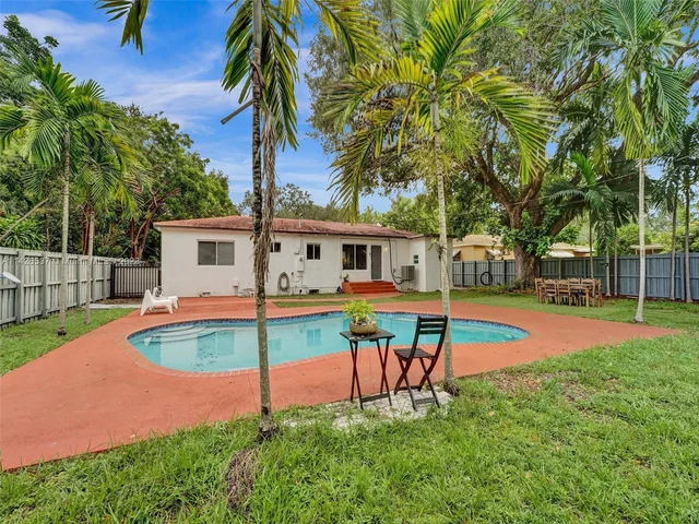 965 NE 130th St, North Miami FL 33161