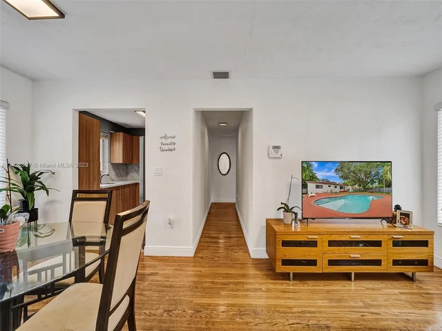 965 NE 130th St, North Miami FL 33161