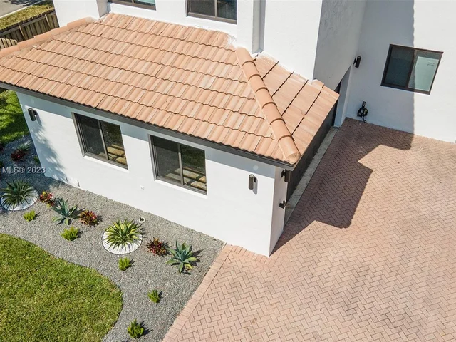 1451 SW 11th Pl, Fort Lauderdale FL 33312