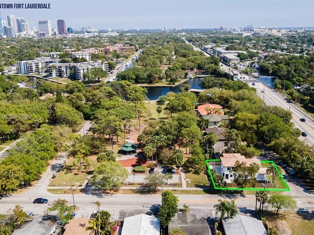 1451 SW 11th Pl, Fort Lauderdale FL 33312