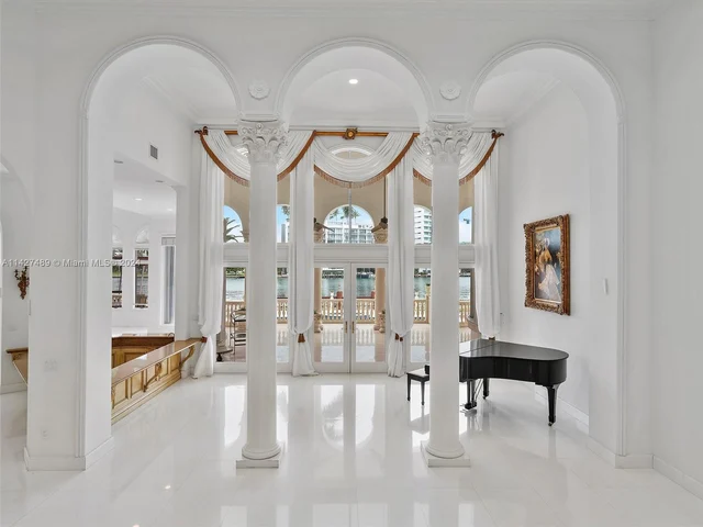 166 Bal Bay Dr, Bal Harbour FL 33154