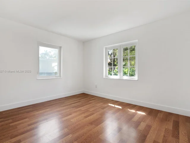 899 NE 71st St, Miami FL 33138