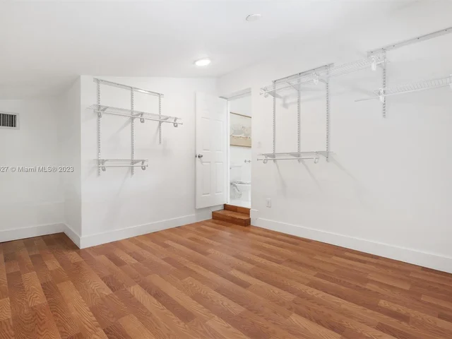 899 NE 71st St, Miami FL 33138