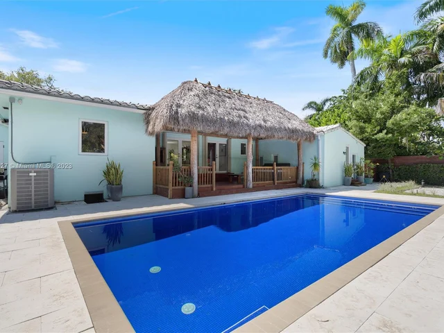 899 NE 71st St, Miami FL 33138