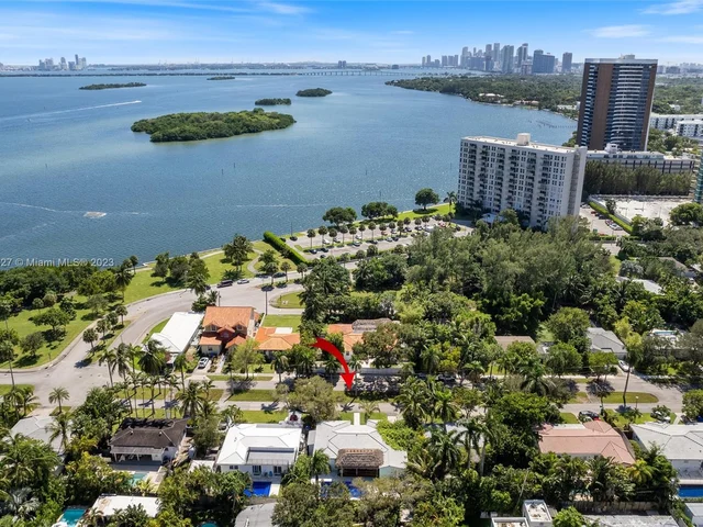 899 NE 71st St, Miami FL 33138