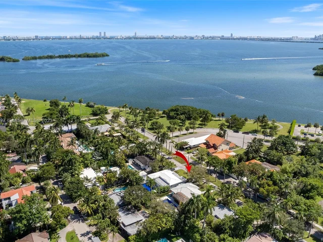 899 NE 71st St, Miami FL 33138