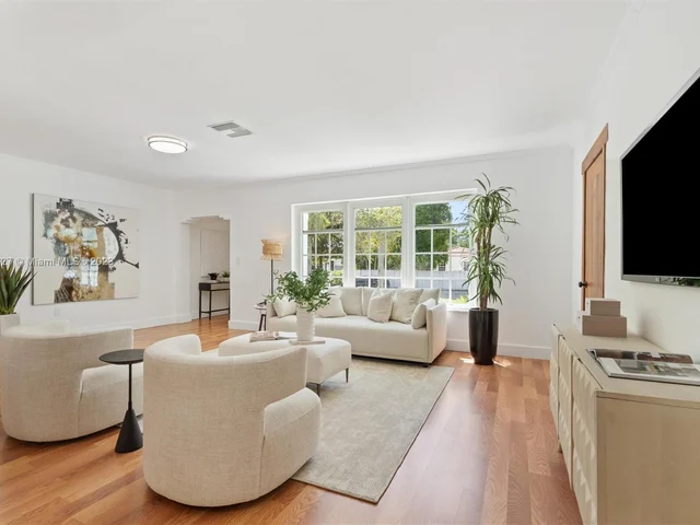 899 NE 71st St, Miami FL 33138