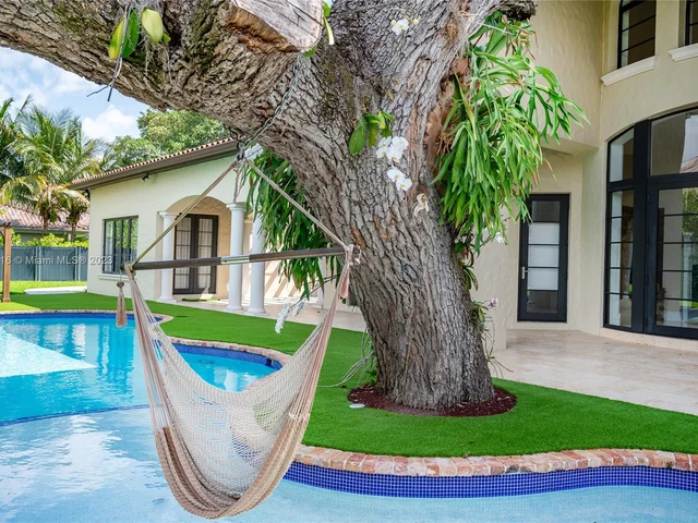 11800 SW 69th Ave, Pinecrest FL 33156