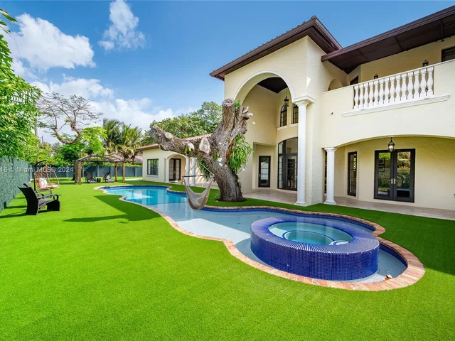 11800 SW 69th Ave, Pinecrest FL 33156