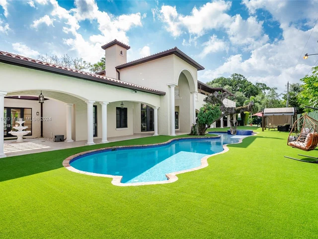 11800 SW 69th Ave, Pinecrest FL 33156