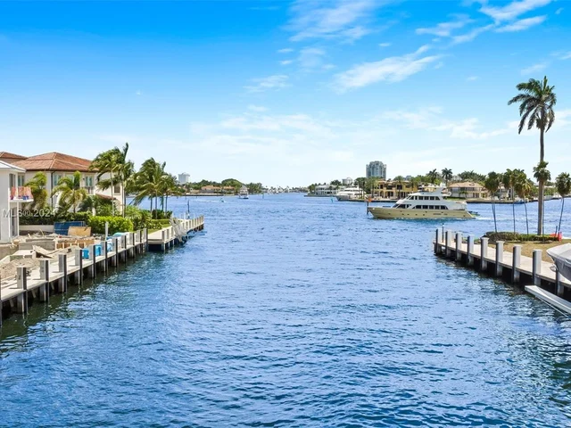 1822 SE 9th St, Fort Lauderdale FL 33316