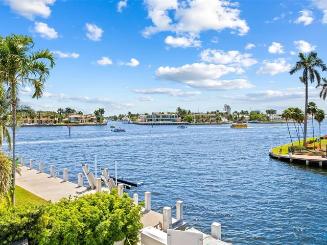 1822 SE 9th St, Fort Lauderdale FL 33316