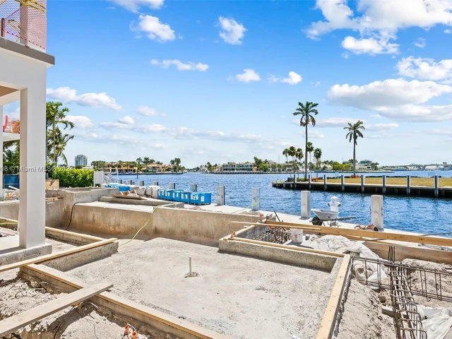 1822 SE 9th St, Fort Lauderdale FL 33316