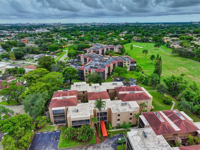 4000 N Hills Dr # 1, Hollywood FL 33021