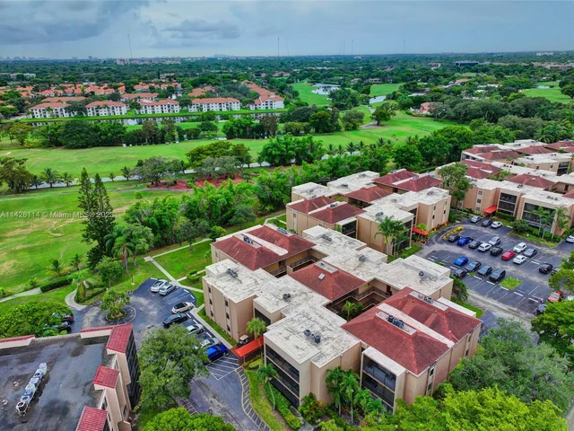 4000 N Hills Dr # 1, Hollywood FL 33021