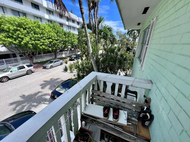 8217 Abbott Ave # 6, Miami Beach FL 33141