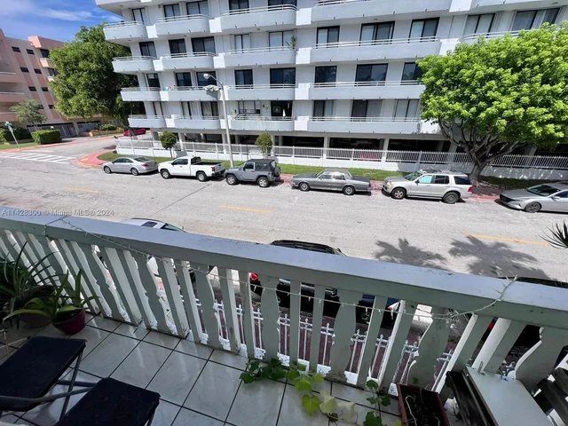 8217 Abbott Ave # 6, Miami Beach FL 33141