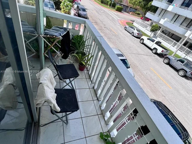 8217 Abbott Ave # 6, Miami Beach FL 33141