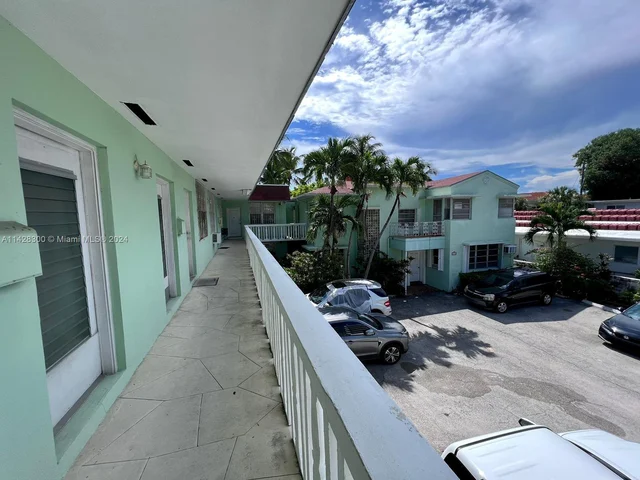 8217 Abbott Ave # 6, Miami Beach FL 33141