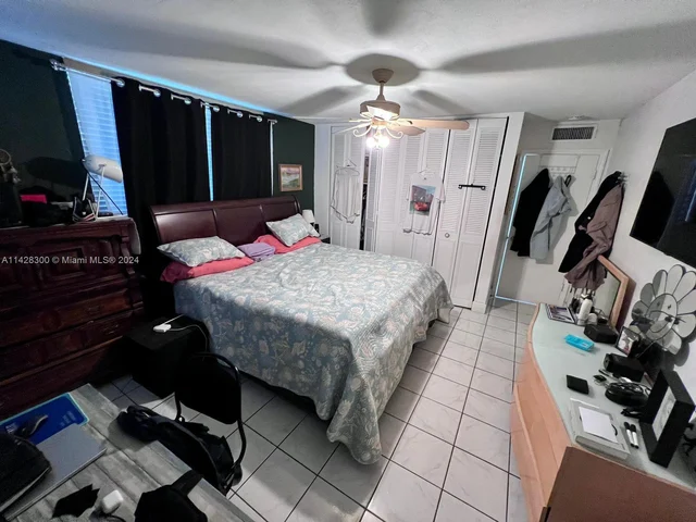 8217 Abbott Ave # 6, Miami Beach FL 33141