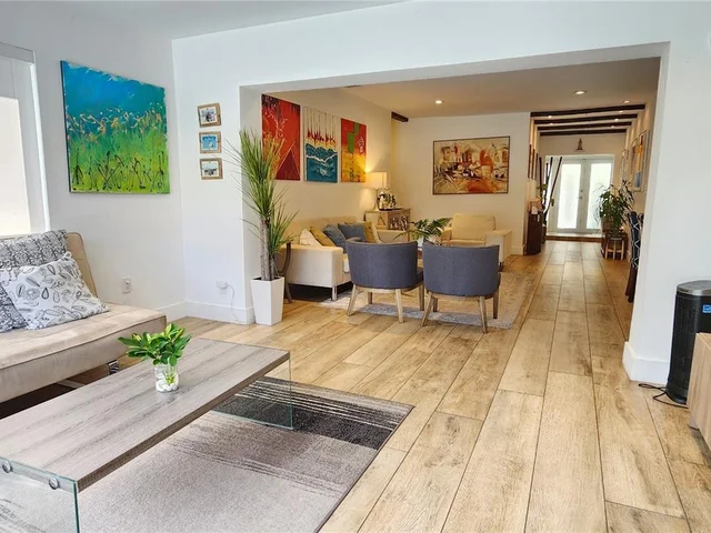 3551 E Glencoe St, Miami FL 33133