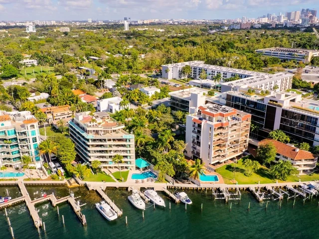 3551 E Glencoe St, Miami FL 33133