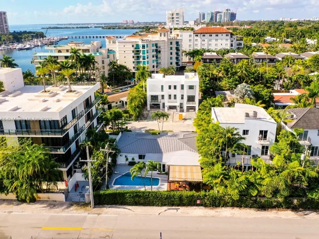 3551 E Glencoe St, Miami FL 33133