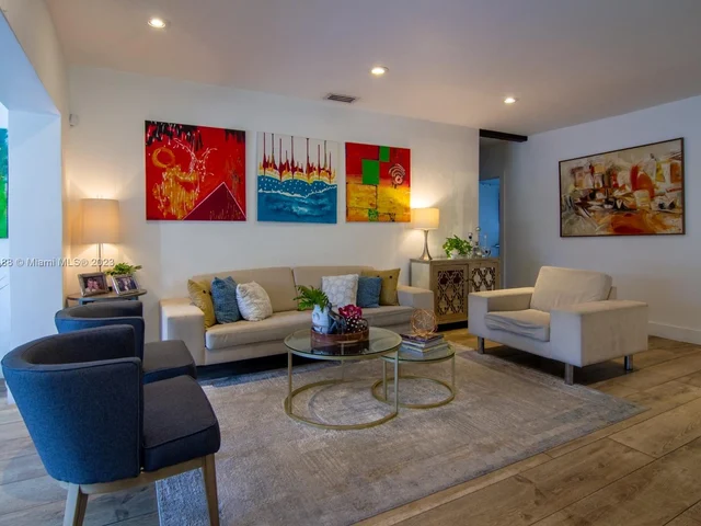 3551 E Glencoe St, Miami FL 33133