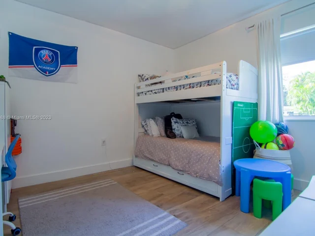 3551 E Glencoe St, Miami FL 33133