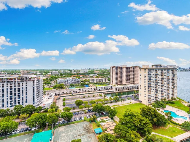 11113 Biscayne Blvd, Miami FL 33181