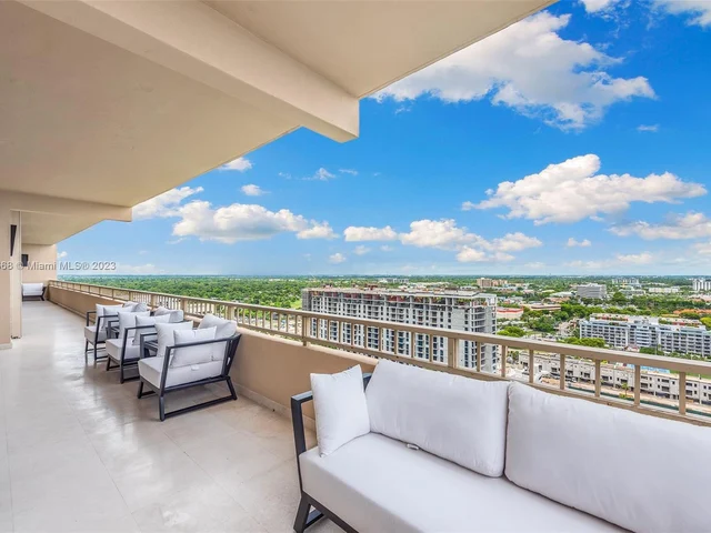 11113 Biscayne Blvd, Miami FL 33181