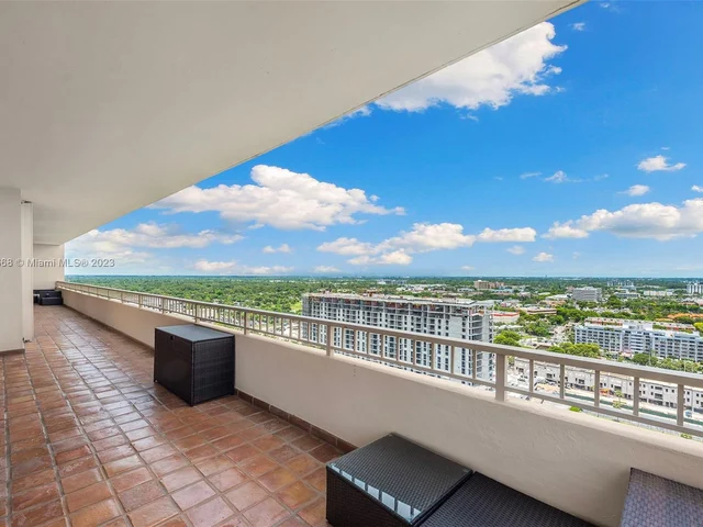 11113 Biscayne Blvd, Miami FL 33181