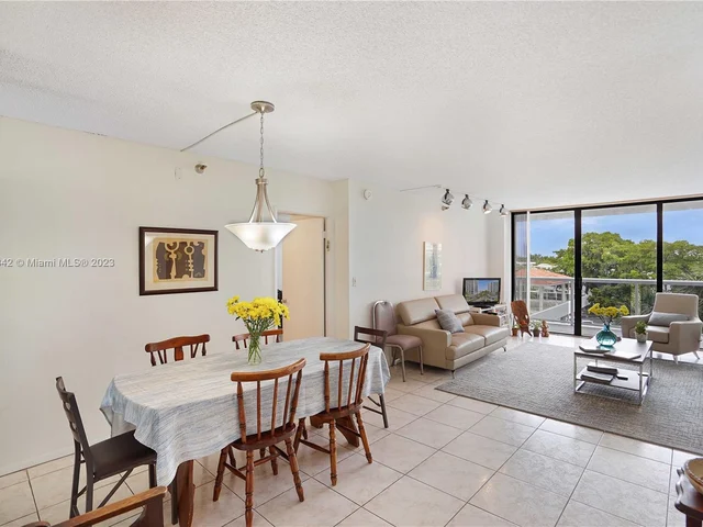 20505 E Country Club Dr # 437, Aventura FL 33180