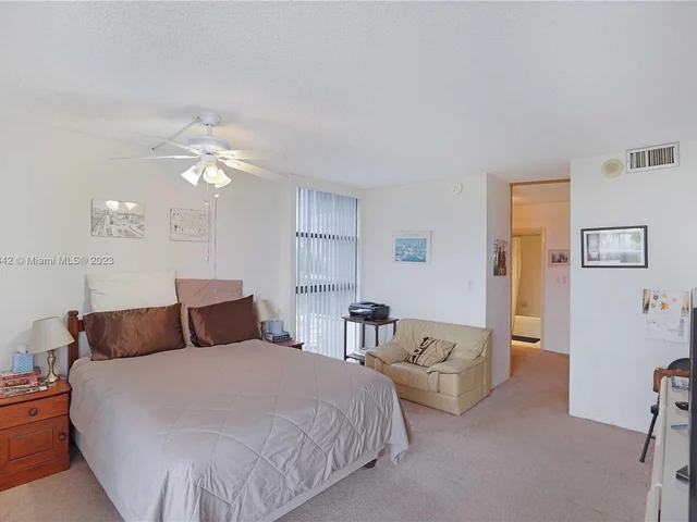 20505 E Country Club Dr # 437, Aventura FL 33180