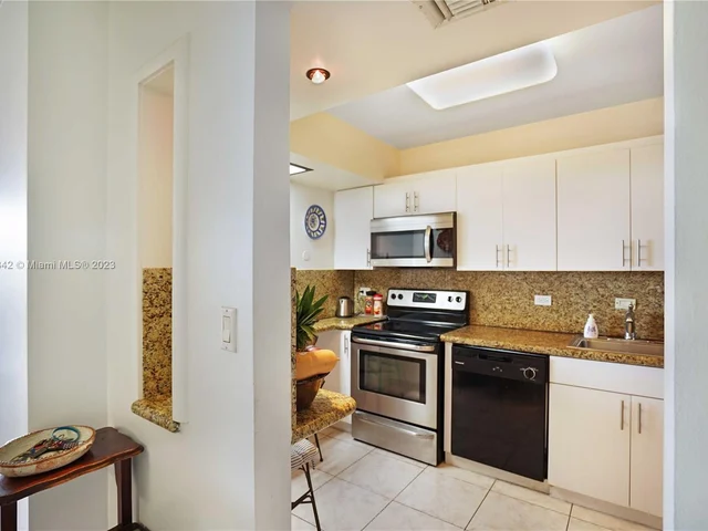 20505 E Country Club Dr # 437, Aventura FL 33180