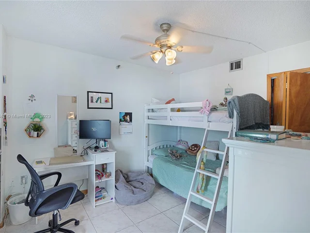 20505 E Country Club Dr # 437, Aventura FL 33180