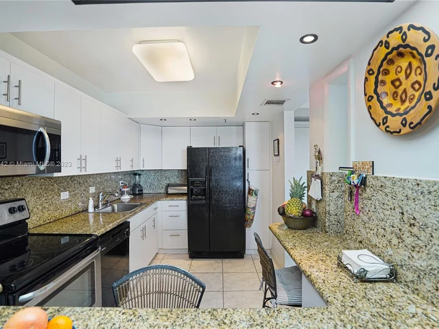 20505 E Country Club Dr # 437, Aventura FL 33180