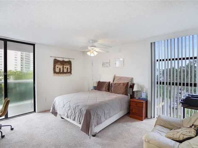 20505 E Country Club Dr # 437, Aventura FL 33180